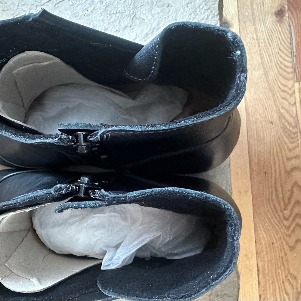 🚨NWOT🚨 Taos Footwear Black Leather Ankle Booties - Picture 2 of 7